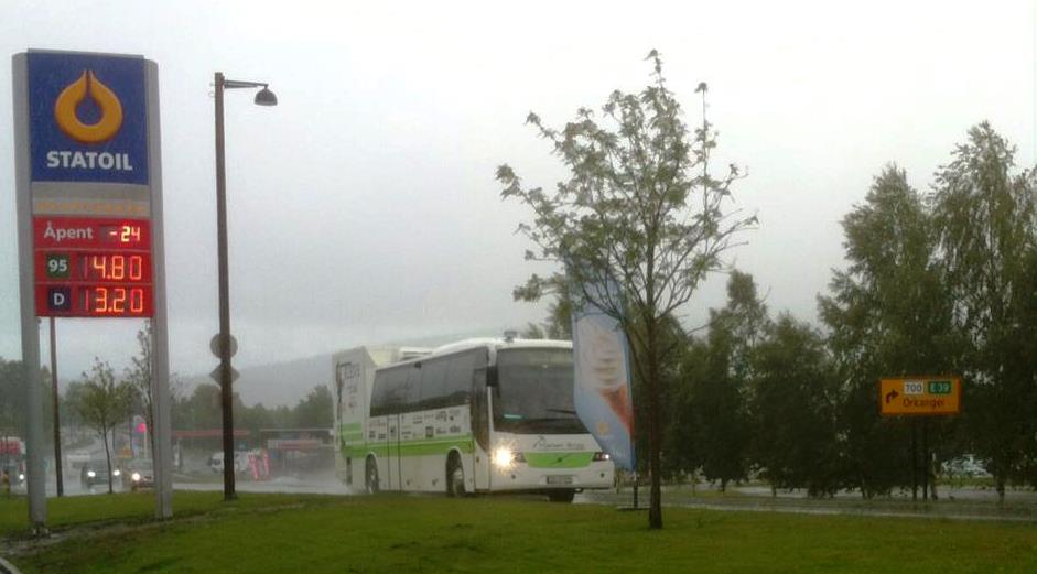 Kleivebussen - her i skittvær på Berkåk. Laangt igjen :-) . Foto: Kleive trial
