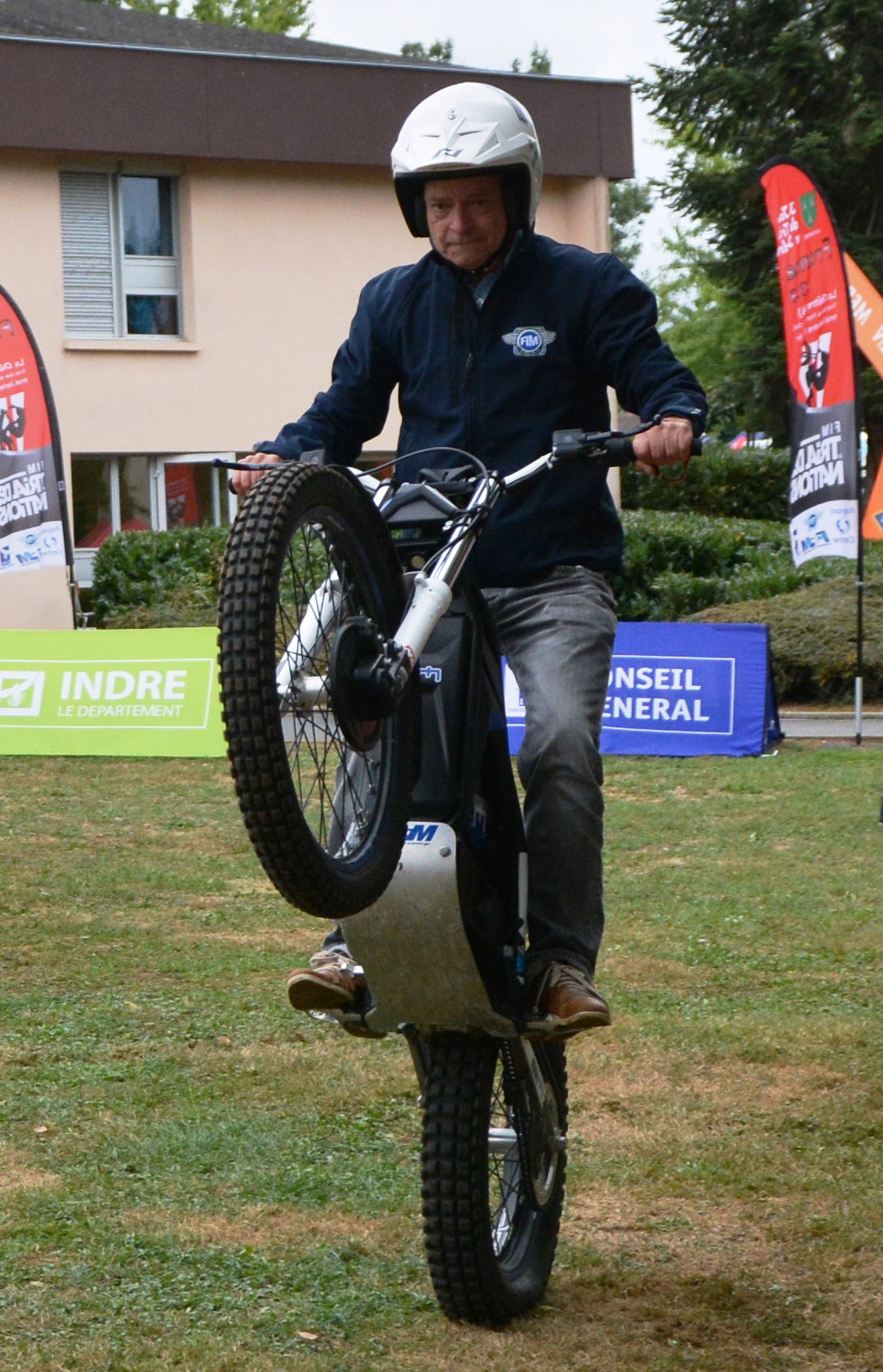 Anders i 2013, på elektrisk trialsykkel